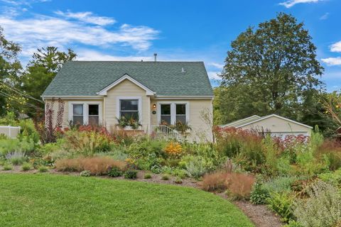 Tiny photo for 732 Rogers Road, Gurnee, IL 60031 (MLS # 12468065)