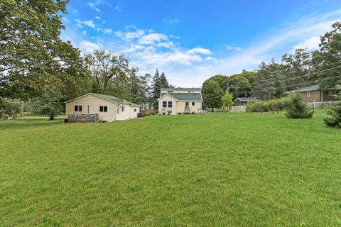 Tiny photo for 732 Rogers Road, Gurnee, IL 60031 (MLS # 12468065)