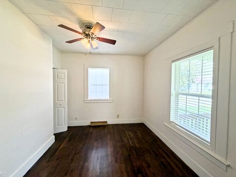 Tiny photo for 614 N Springer Street, Carbondale, IL 62901 (MLS # 12608353)