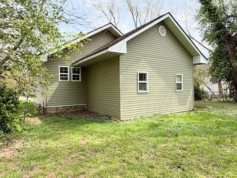 Tiny photo for 614 N Springer Street, Carbondale, IL 62901 (MLS # 12608353)