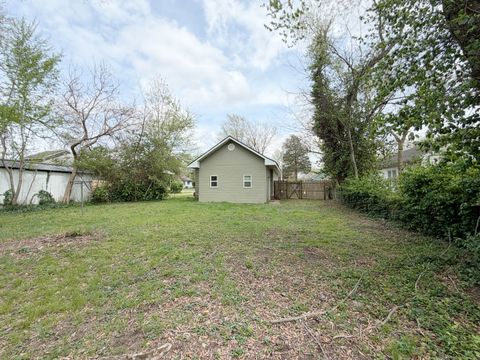 Tiny photo for 614 N Springer Street, Carbondale, IL 62901 (MLS # 12608353)
