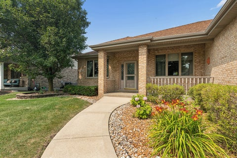 Tiny photo for 2310 Bluestone Bay Drive, New Lenox, IL 60451 (MLS # 12703463)