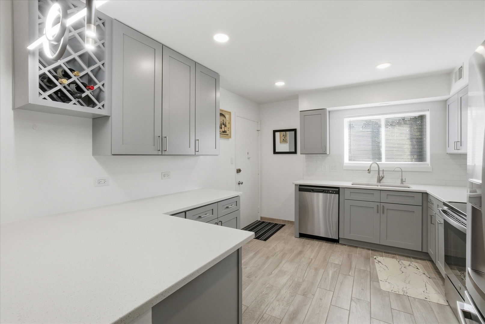 9427 Bay Colony Drive 2S