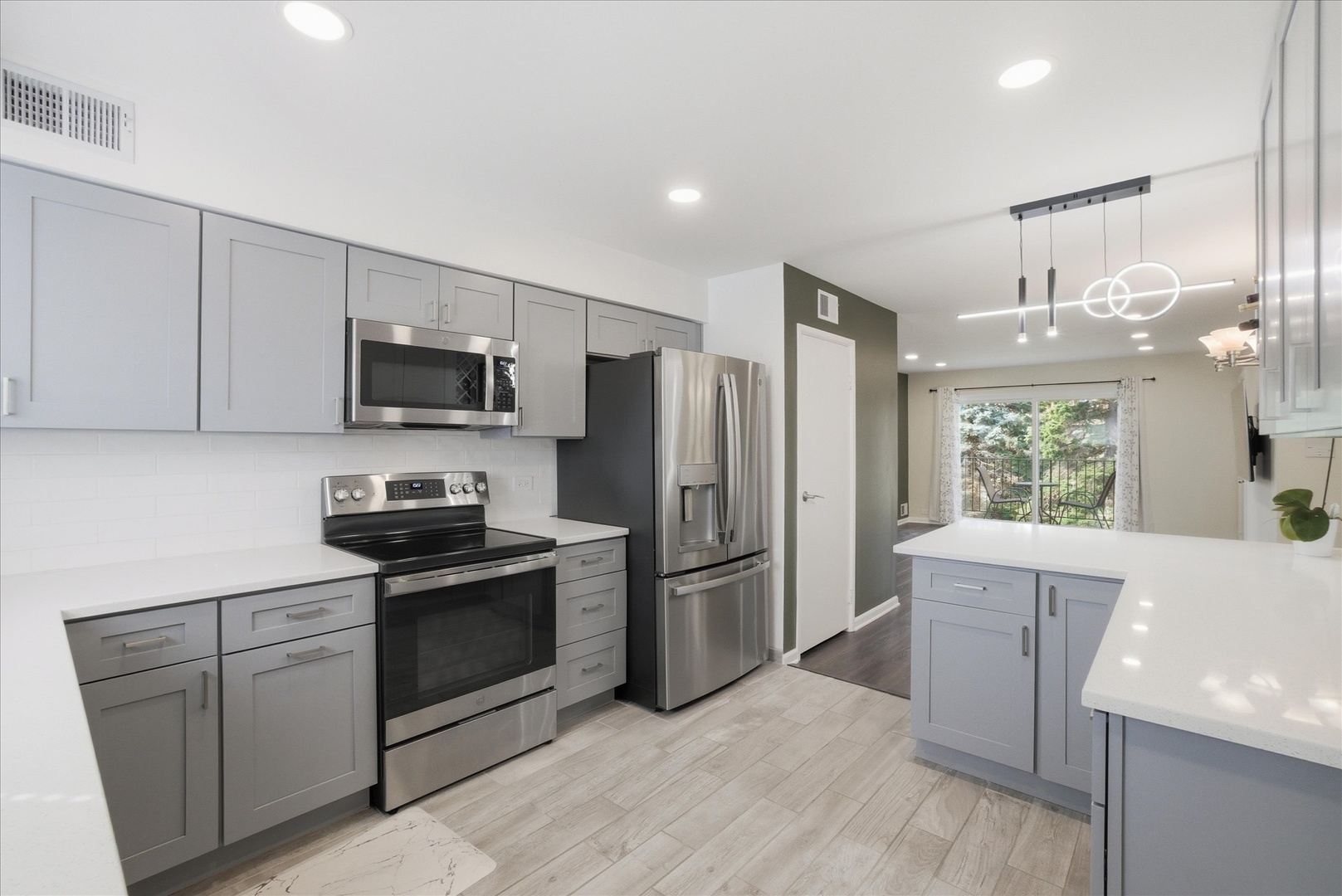 9427 Bay Colony Drive 2S