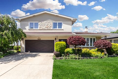 Photo of 8432 W Amelia Drive, Niles, IL 60714 (MLS # 12689160)