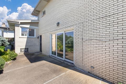 Tiny photo for 8432 W Amelia Drive, Niles, IL 60714 (MLS # 12689160)