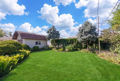 Tiny photo for 8432 W Amelia Drive, Niles, IL 60714 (MLS # 12689160)