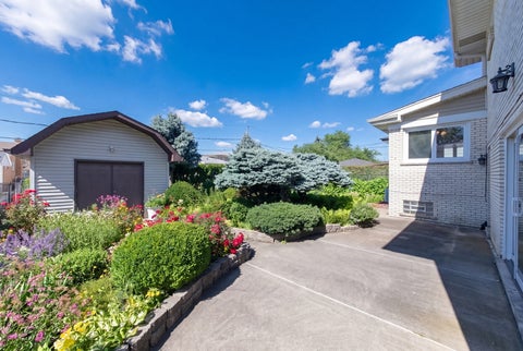 Tiny photo for 8432 W Amelia Drive, Niles, IL 60714 (MLS # 12689160)
