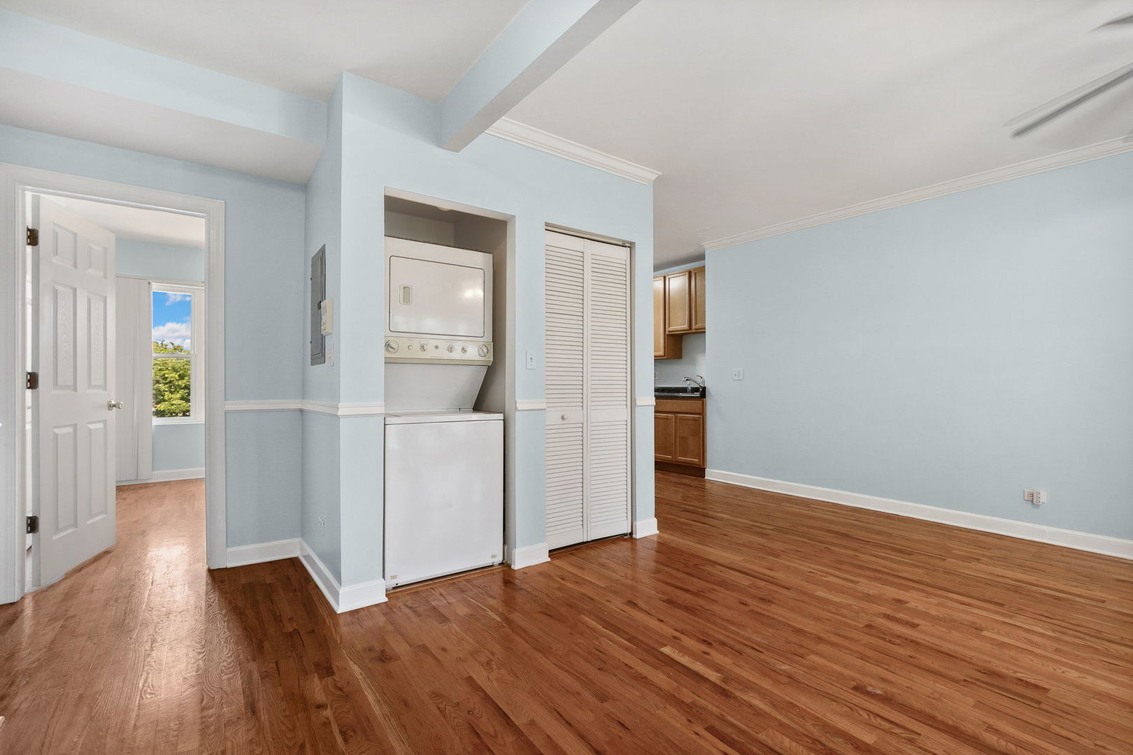 2554 W Rosemont Avenue 3