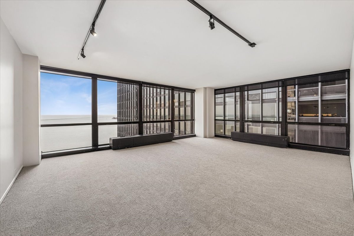 910 N LAKE SHORE Drive 1415