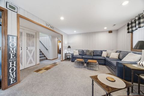 Tiny photo for 13736 W Cavecreek Court, Homer Glen, IL 60491 (MLS # 12519637)