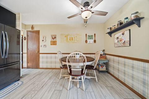 Tiny photo for 13736 W Cavecreek Court, Homer Glen, IL 60491 (MLS # 12519637)