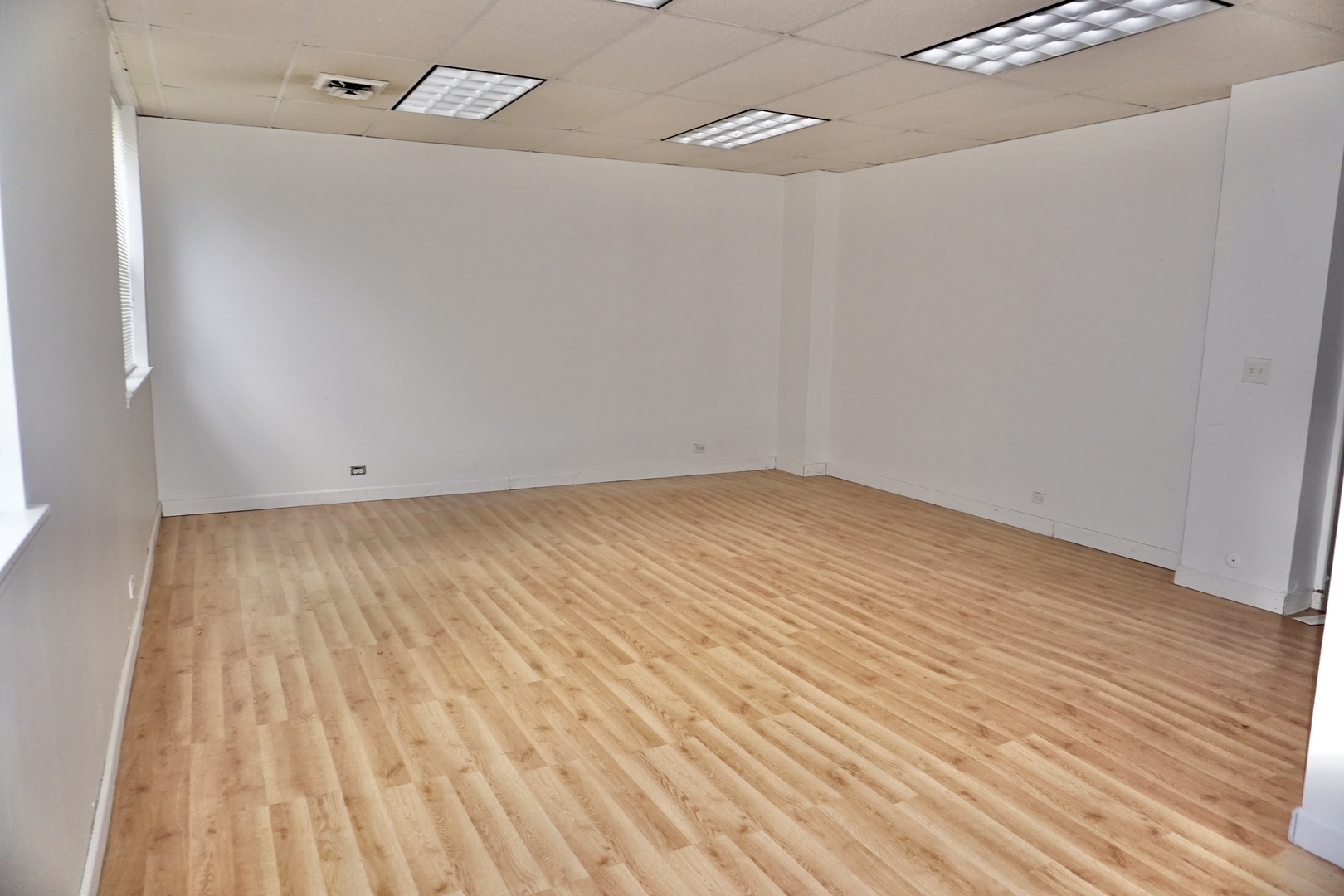105 S Roselle Road