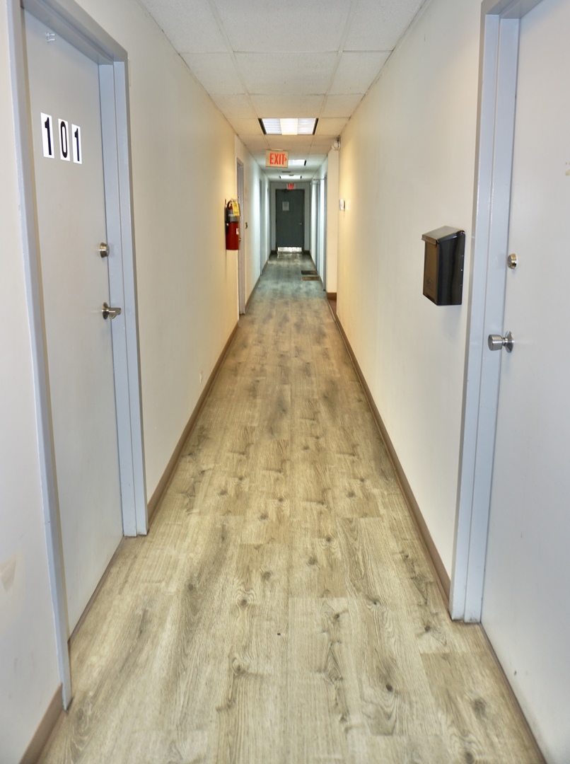105 S Roselle Road