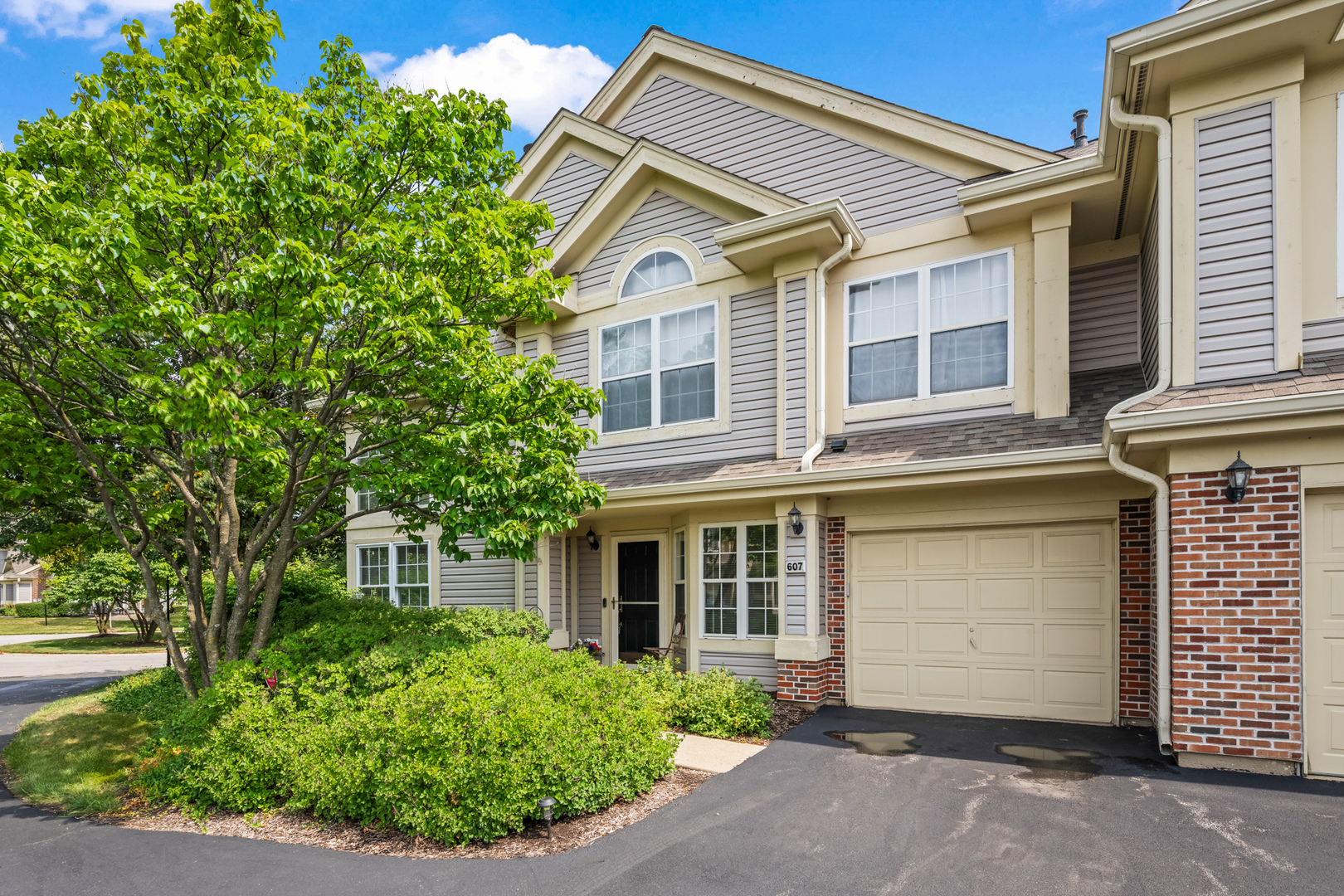 607 Stone Brook Court 47-1