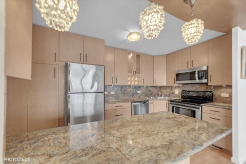 Tiny photo for 6301 N Sheridan Road #11R, Chicago, IL 60660 (MLS # 12578559)