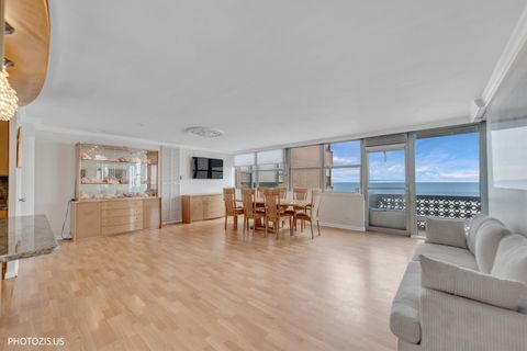 Tiny photo for 6301 N Sheridan Road #11R, Chicago, IL 60660 (MLS # 12578559)