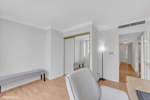 Tiny photo for 6301 N Sheridan Road #11R, Chicago, IL 60660 (MLS # 12578559)