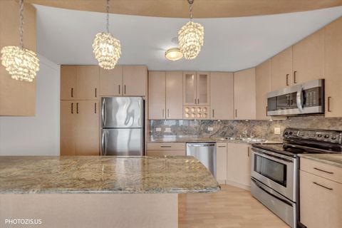 Tiny photo for 6301 N Sheridan Road #11R, Chicago, IL 60660 (MLS # 12578559)