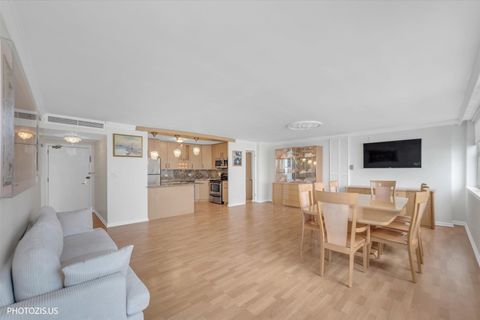 Tiny photo for 6301 N Sheridan Road #11R, Chicago, IL 60660 (MLS # 12578559)