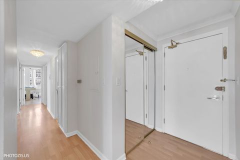 Tiny photo for 6301 N Sheridan Road #11R, Chicago, IL 60660 (MLS # 12578559)