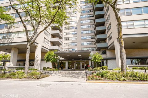 Tiny photo for 6301 N Sheridan Road #11R, Chicago, IL 60660 (MLS # 12578559)