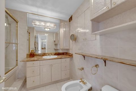 Tiny photo for 6301 N Sheridan Road #11R, Chicago, IL 60660 (MLS # 12578559)