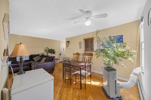 Tiny photo for 5627 N Kimball Avenue #3B, Chicago, IL 60659 (MLS # 12471102)