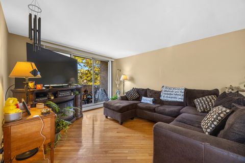 Tiny photo for 5627 N Kimball Avenue #3B, Chicago, IL 60659 (MLS # 12471102)