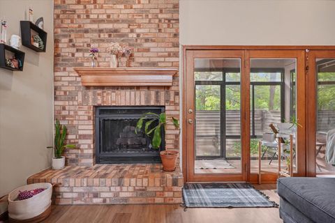 Tiny photo for 1807 Glenwood Oaks Court #B, Urbana, IL 61801 (MLS # 12633565)