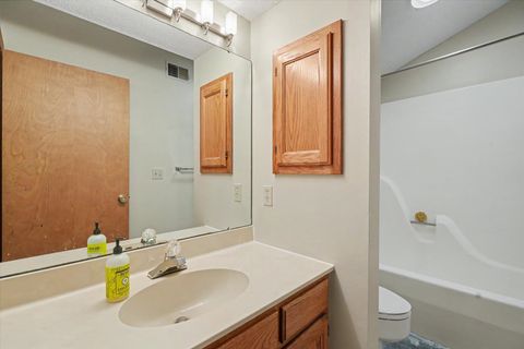 Tiny photo for 1807 Glenwood Oaks Court #B, Urbana, IL 61801 (MLS # 12633565)