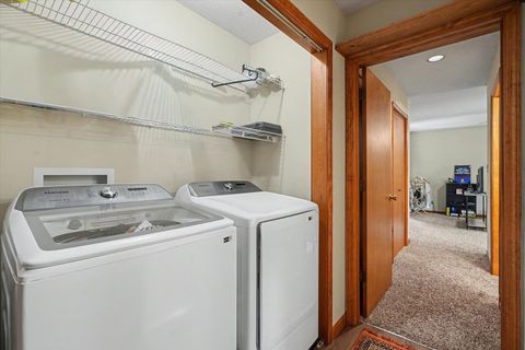 Tiny photo for 1807 Glenwood Oaks Court #B, Urbana, IL 61801 (MLS # 12633565)
