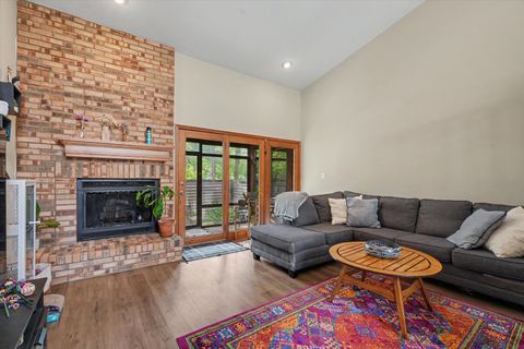 Tiny photo for 1807 Glenwood Oaks Court #B, Urbana, IL 61801 (MLS # 12633565)