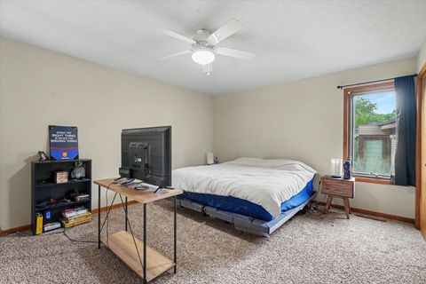 Tiny photo for 1807 Glenwood Oaks Court #B, Urbana, IL 61801 (MLS # 12633565)
