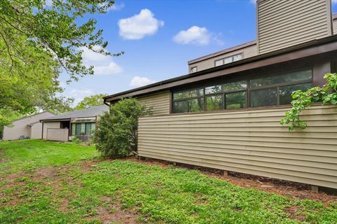 Tiny photo for 1807 Glenwood Oaks Court #B, Urbana, IL 61801 (MLS # 12633565)