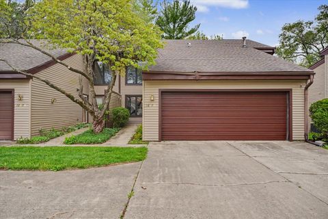 Tiny photo for 1807 Glenwood Oaks Court #B, Urbana, IL 61801 (MLS # 12633565)