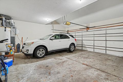 Tiny photo for 1807 Glenwood Oaks Court #B, Urbana, IL 61801 (MLS # 12633565)
