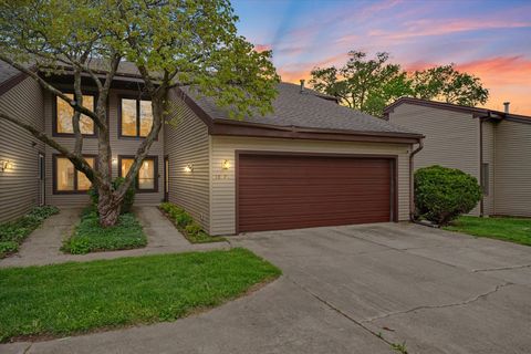 Photo of 1807 Glenwood Oaks Court #B, Urbana, IL 61801 (MLS # 12633565)