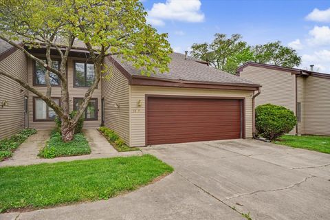 Tiny photo for 1807 Glenwood Oaks Court #B, Urbana, IL 61801 (MLS # 12633565)