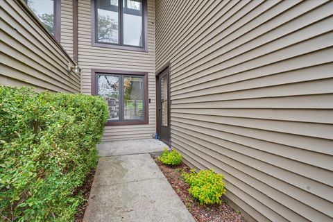 Tiny photo for 1807 Glenwood Oaks Court #B, Urbana, IL 61801 (MLS # 12633565)