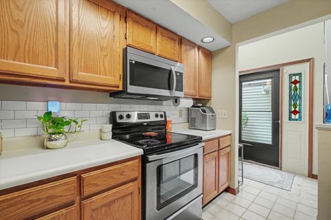 Tiny photo for 1807 Glenwood Oaks Court #B, Urbana, IL 61801 (MLS # 12633565)