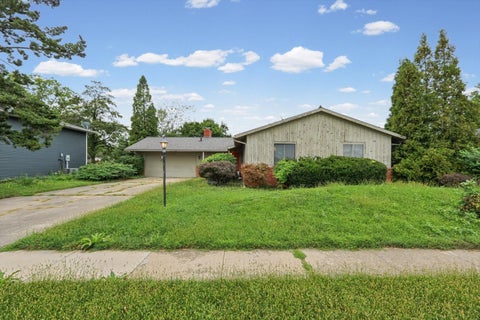 Photo of 1913 Moraine Drive, Champaign, IL 61822 (MLS # 12744241)