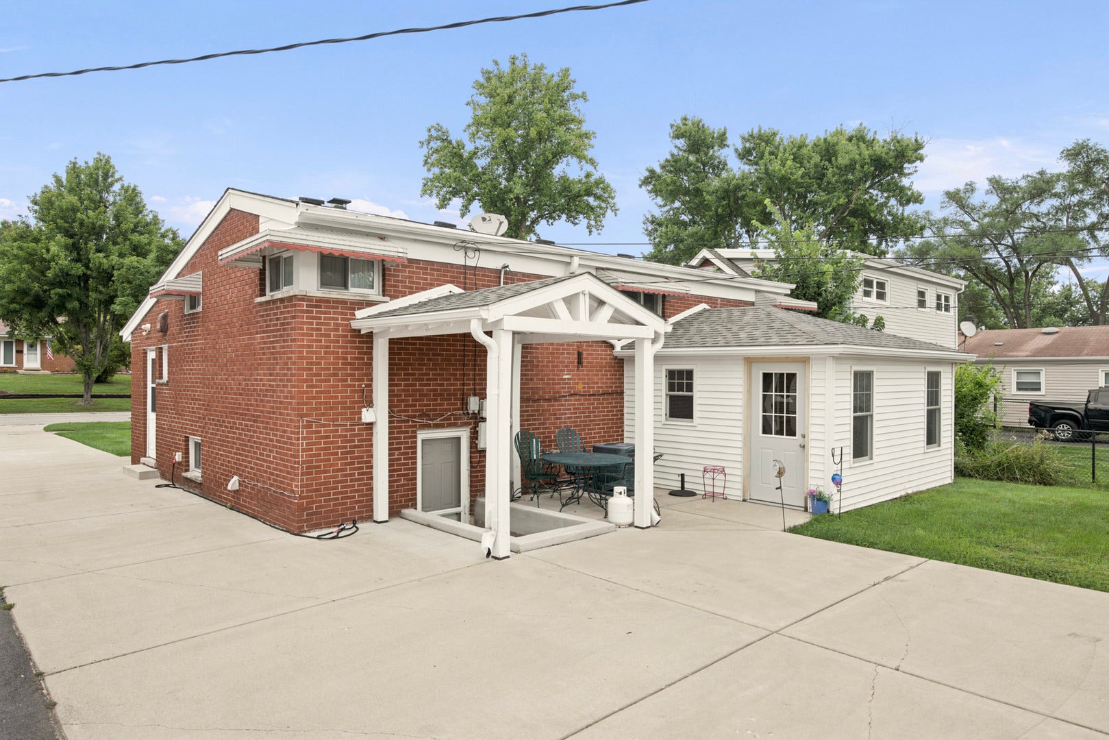 311 W Taylor Road