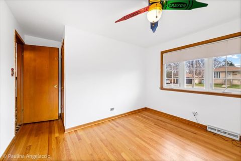 Tiny photo for 4618 Custer Avenue, Brookfield, IL 60513 (MLS # 12600746)