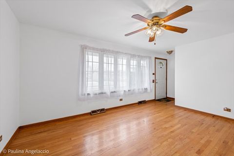 Tiny photo for 4618 Custer Avenue, Brookfield, IL 60513 (MLS # 12600746)