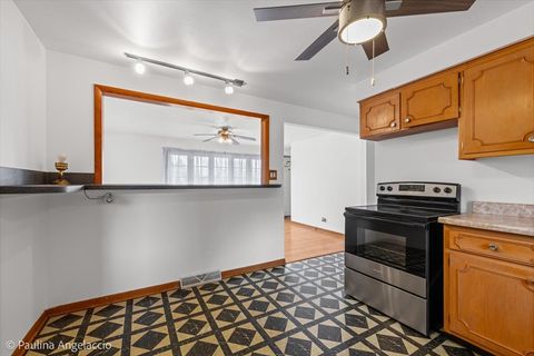 Tiny photo for 4618 Custer Avenue, Brookfield, IL 60513 (MLS # 12600746)