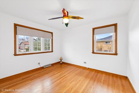 Tiny photo for 4618 Custer Avenue, Brookfield, IL 60513 (MLS # 12600746)