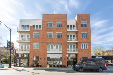 Tiny photo for 4770 N Manor Avenue N #404, Chicago, IL 60625 (MLS # 12625565)