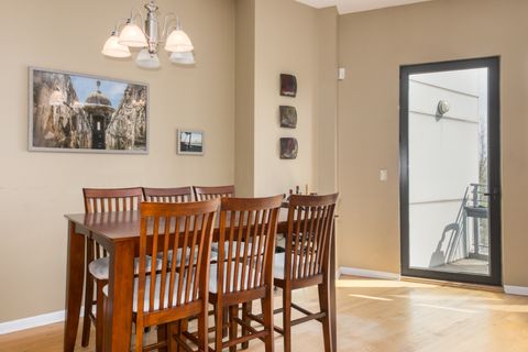 Tiny photo for 4770 N Manor Avenue N #404, Chicago, IL 60625 (MLS # 12625565)