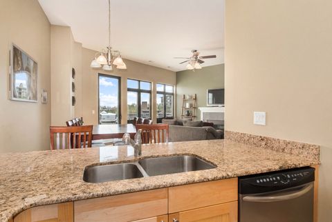 Tiny photo for 4770 N Manor Avenue N #404, Chicago, IL 60625 (MLS # 12625565)